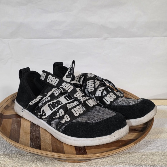 UGG Shoes - UGG SEAWAY SNEAKER  Women's Girls Size 4 (Youth) Ribbon Laces Shimmer